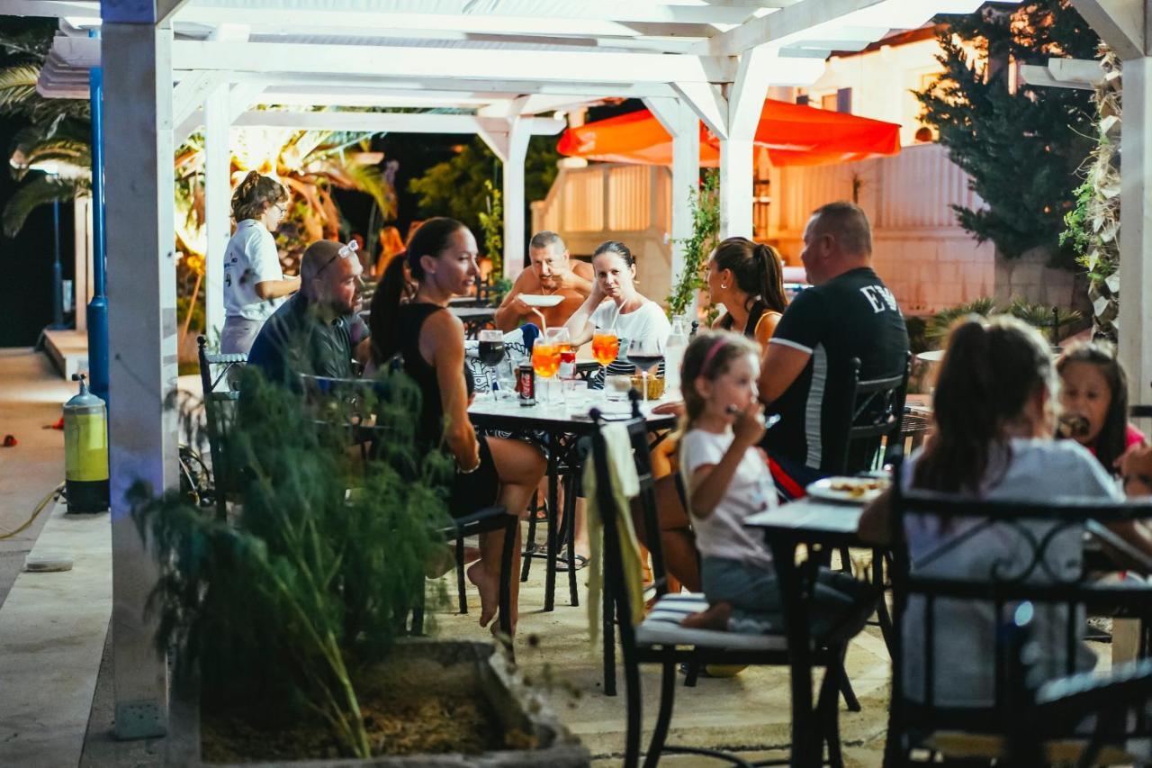 Villa Rava Hotel & Restaurant Exterior foto
